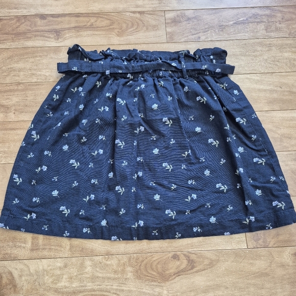 American Eagle Women’s Navy Blue Floral Paperbag Waist Skirt – Size S - Picture 4 of 4